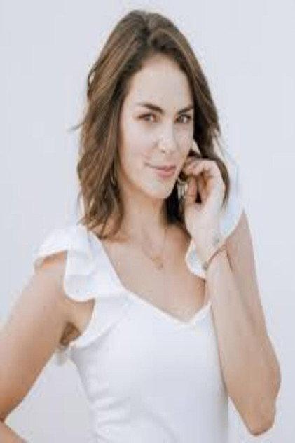Alejandra Robles Gil - Actor Profile Photo
