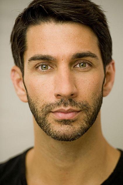 Dar Dash - Actor Profile Photo