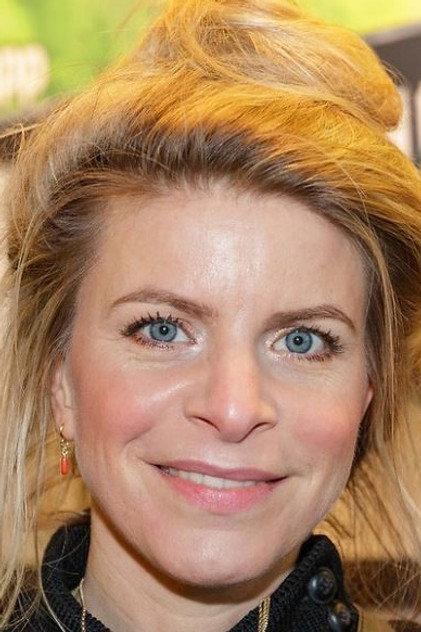 Rosa Reuten - Actor Profile Photo