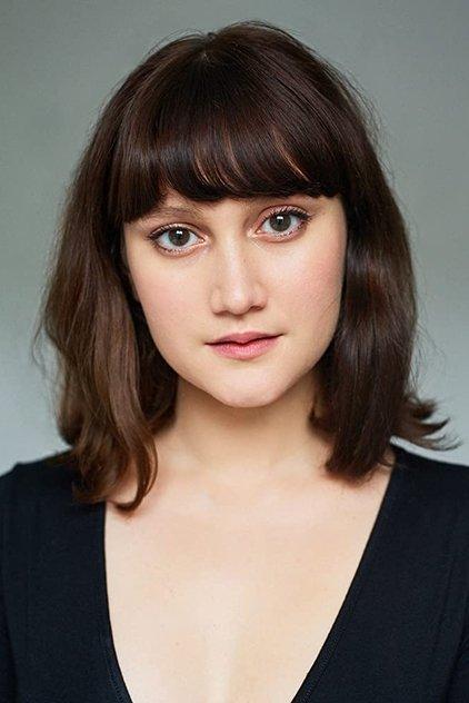 Elina Alminas - Actor Profile Photo