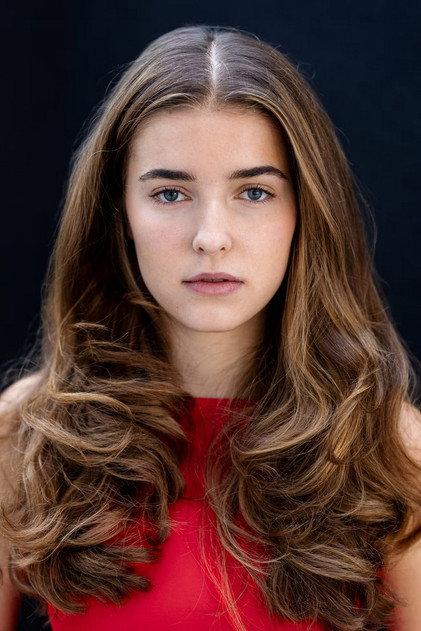 Lola Höller - Actor Profile Photo