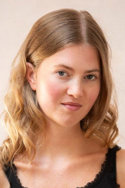 Nina Barnett - Actor Profile Photo