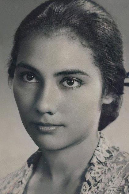 Indriati Iskak - Actor Profile Photo