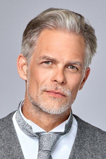 Martin Cummins - Actor Profile Photo