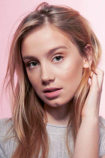 Anna Kadeřávková - Actor Profile Photo