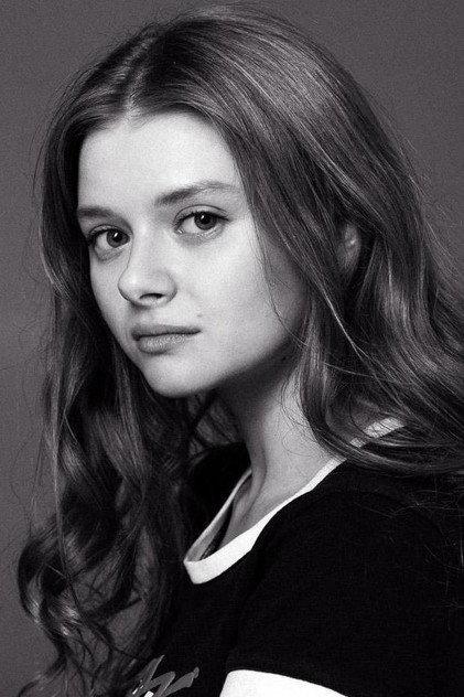 Alyssa Lozovskaya - Actor Profile Photo