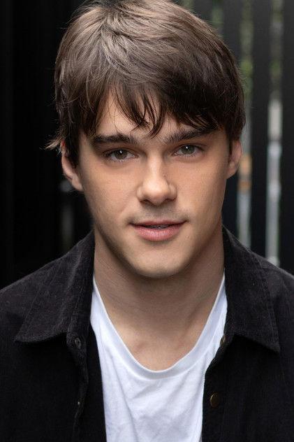Mitchell Hope - Actor Profile Photo