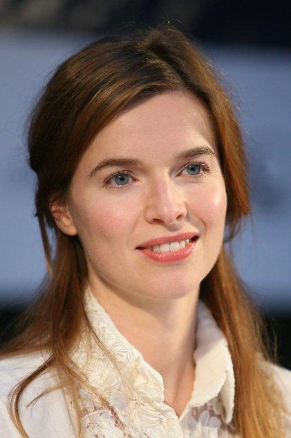 Thekla Reuten - Actor Profile Photo