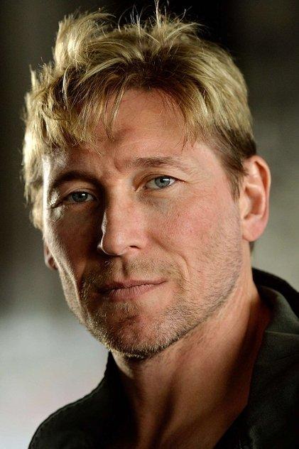 Aaron James Cash - Actor Profile Photo