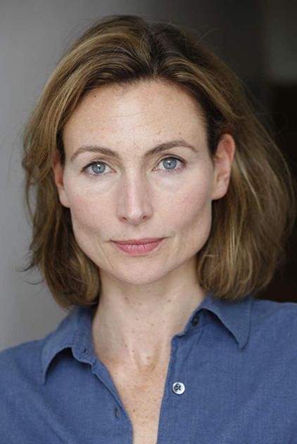 Annabel Mullion - Actor Profile Photo