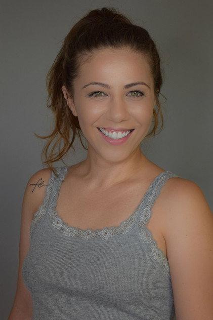 Aline Carválho - Actor Profile Photo