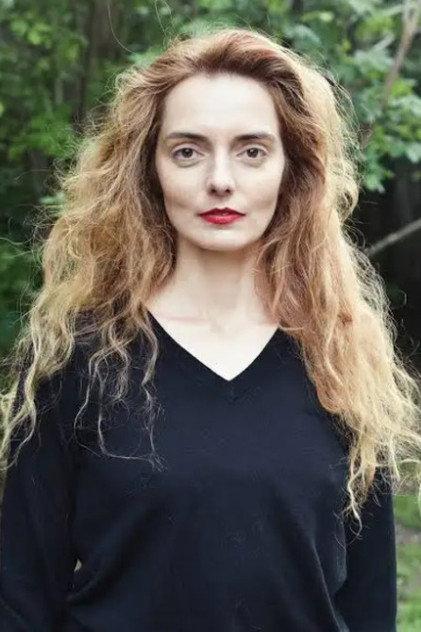 Olivia Csiky Trnka - Actor Profile Photo