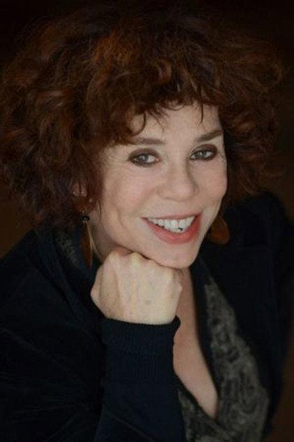 Daniela Piperno - Actor Profile Photo