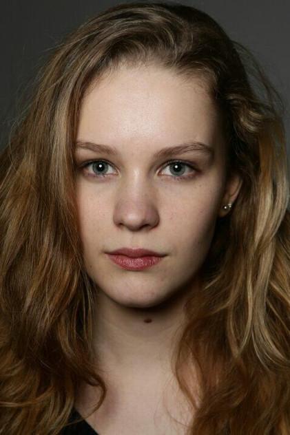 Faye Bezemer - Actor Profile Photo