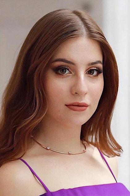 Zeynep Özkaya - Actor Profile Photo