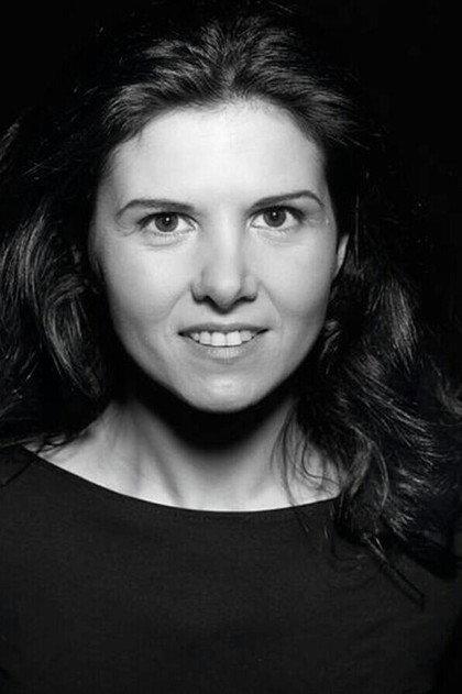 Isabel Naveira - Actor Profile Photo