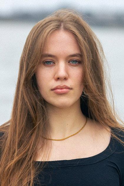 Lily Kirk - Actor Profile Photo