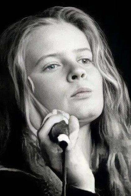 Barby Kelly - Actor Profile Photo