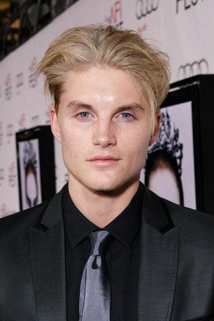 Toby Hemingway - Actor Profile Photo