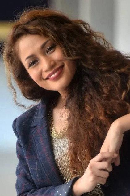 Ezlynn - Actor Profile Photo