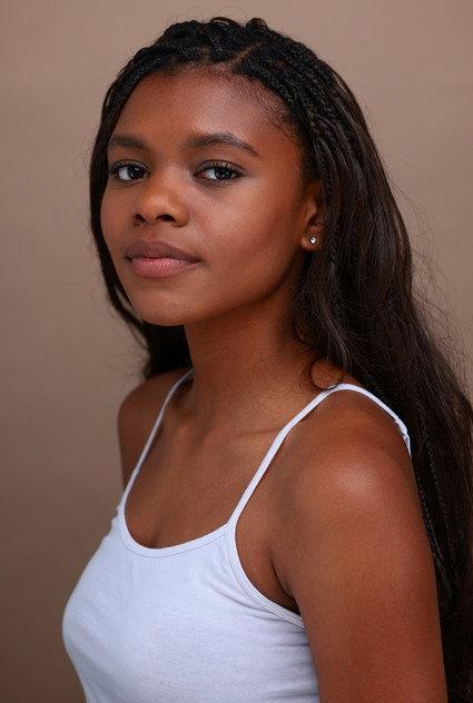 Chloé Flowers - Actor Profile Photo