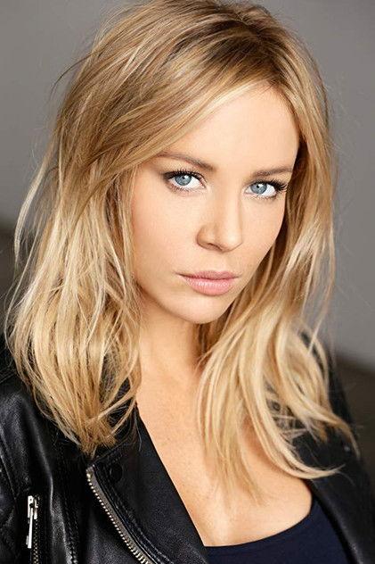 Tara Holt - Actor Profile Photo