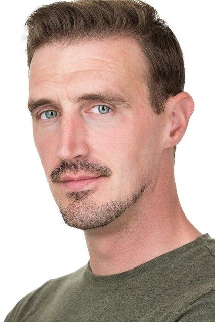 Daniel Ryves - Actor Profile Photo