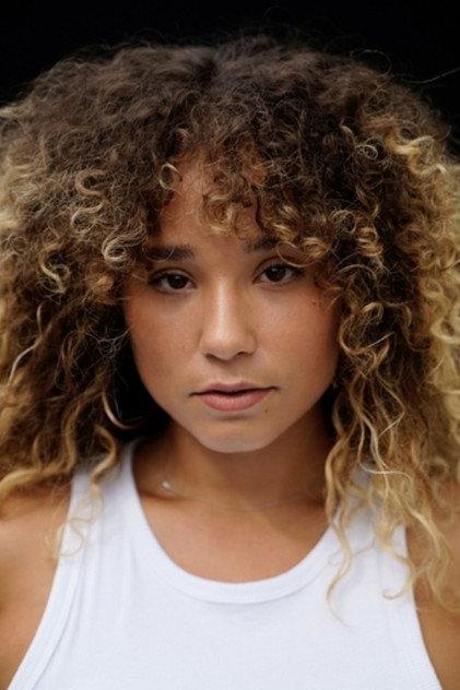 Maëva Gonzalez - Actor Profile Photo