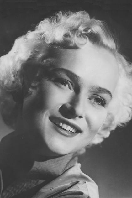 Elina Pohjanpää - Actor Profile Photo