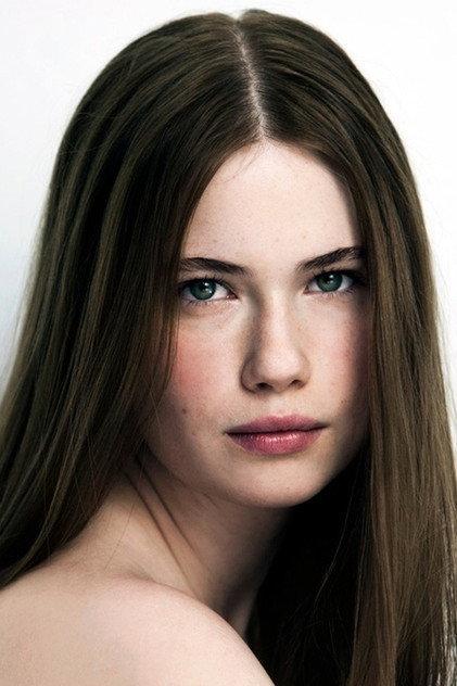 Sara Soulié - Actor Profile Photo