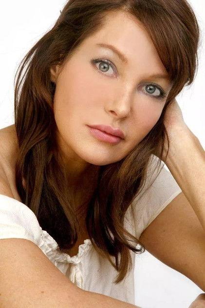 Holly Fields - Actor Profile Photo