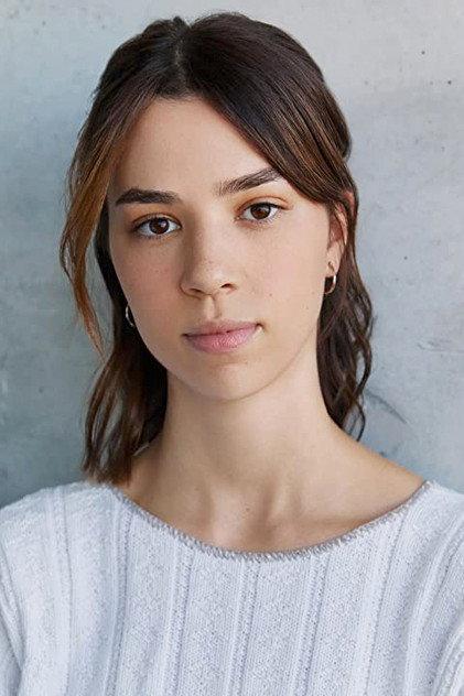 Elisabeth Huggins - Actor Profile Photo