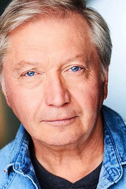 Warren Sweeney - Actor Profile Photo