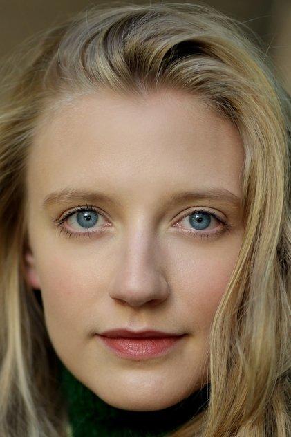 Poppy Lee Friar - Actor Profile Photo
