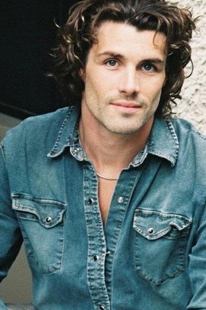 Aaron Grain - Actor Profile Photo