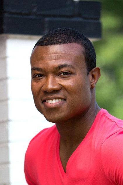 Ronza Bee - Actor Profile Photo
