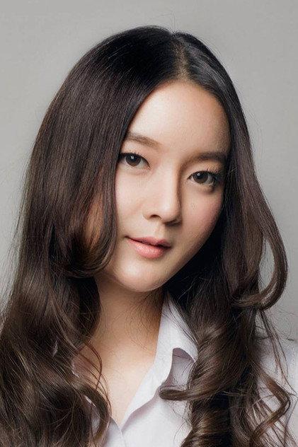 Waruntorn Paonil - Actor Profile Photo