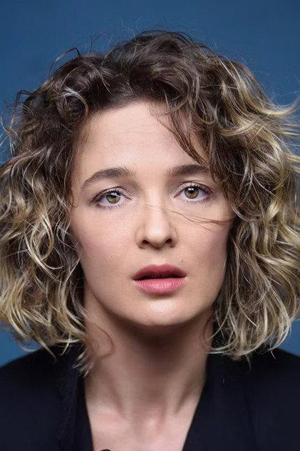 Esela Pysqyli - Actor Profile Photo