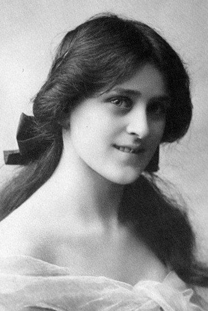 Zena Dare - Actor Profile Photo