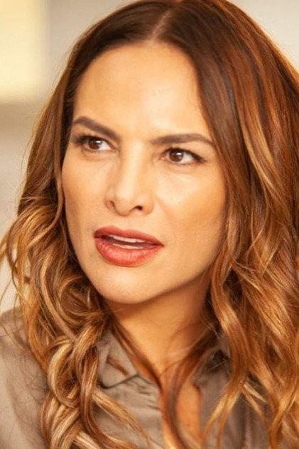 Fabiola Campomanes - Actor Profile Photo