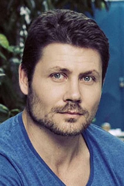 Kris Radanov - Actor Profile Photo