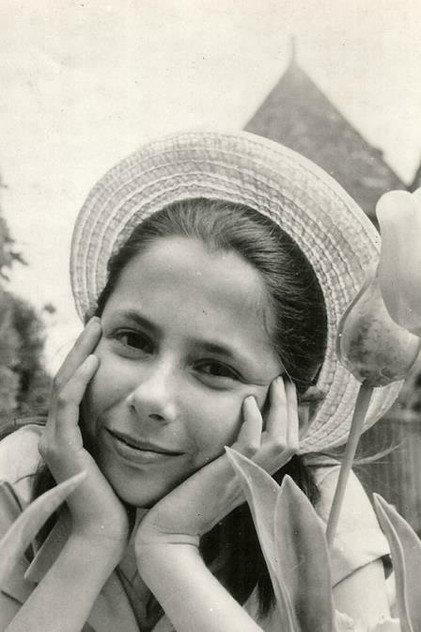 Annabel Bartlett - Actor Profile Photo