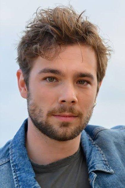Carlos Cuevas - Actor Profile Photo
