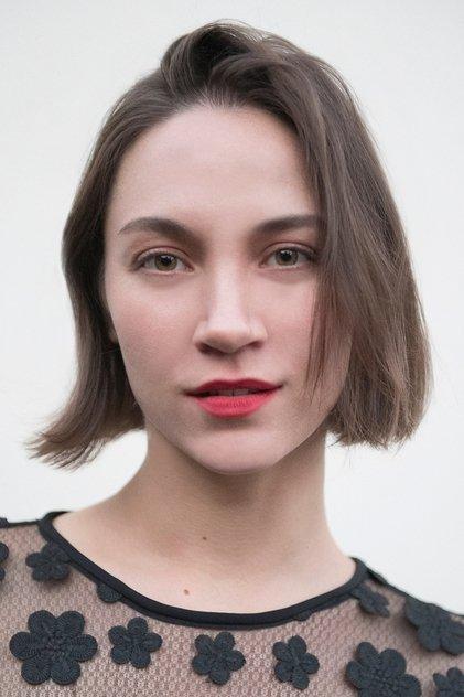 Sydney Lemmon - Actor Profile Photo