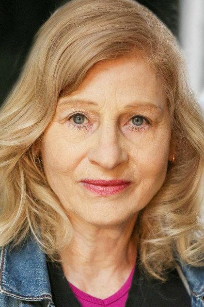 Anna Fiertag - Actor Profile Photo