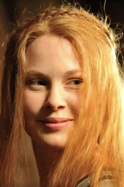 Beth Aynsley - Actor Profile Photo
