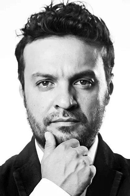Julián Román - Actor Profile Photo