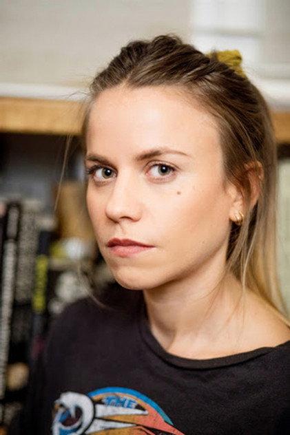 Anna Apter - Actor Profile Photo
