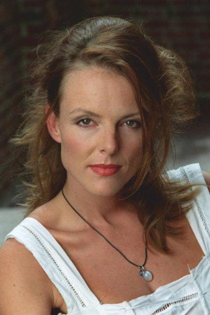 Annika Pages - Actor Profile Photo