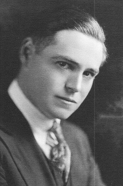 Edward Hearn - Actor Profile Photo